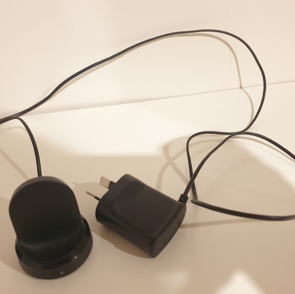 Samsung Gear S3 Frontier Excellent Condition, Like New - Picture 4 of 5